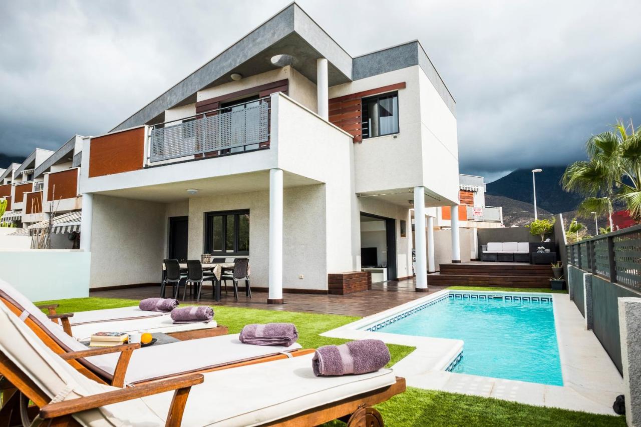 Casa Independiente Con Piscina Privada — 4-Star Luxury Hotel in Adeje, Spain