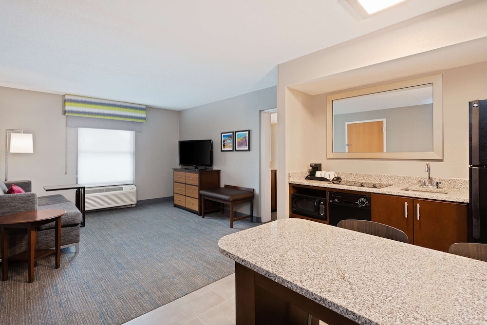 Hampton Inn & Suites Fort Myers Beach Sanibel Gateway - photo 16