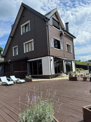 UnderДіл in Unknown City, Ukraine