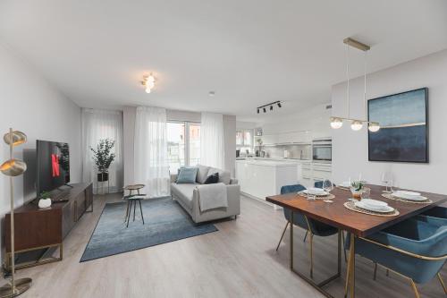 DELUXE APARTMENT 2 Schlafzimmer Aufzug kostenlos Parken Balkon Messe Flughafen — 4-Star Luxury Hotel in Leinfelden-Echterdingen, Germany