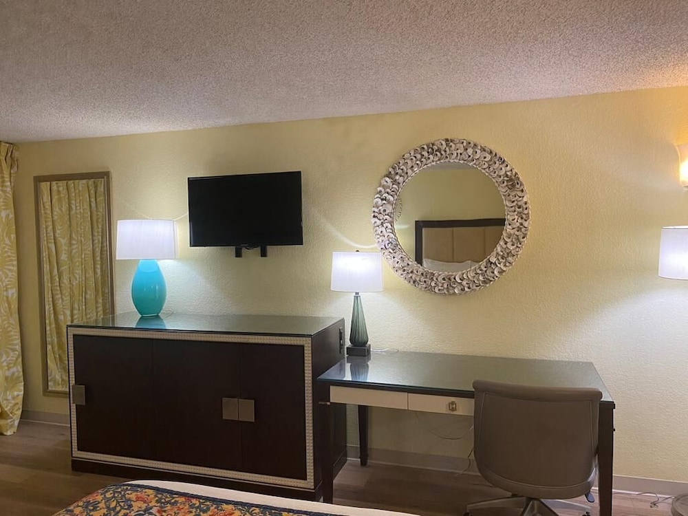 Lincoln Inn Express Hotel and Suites - photo 13