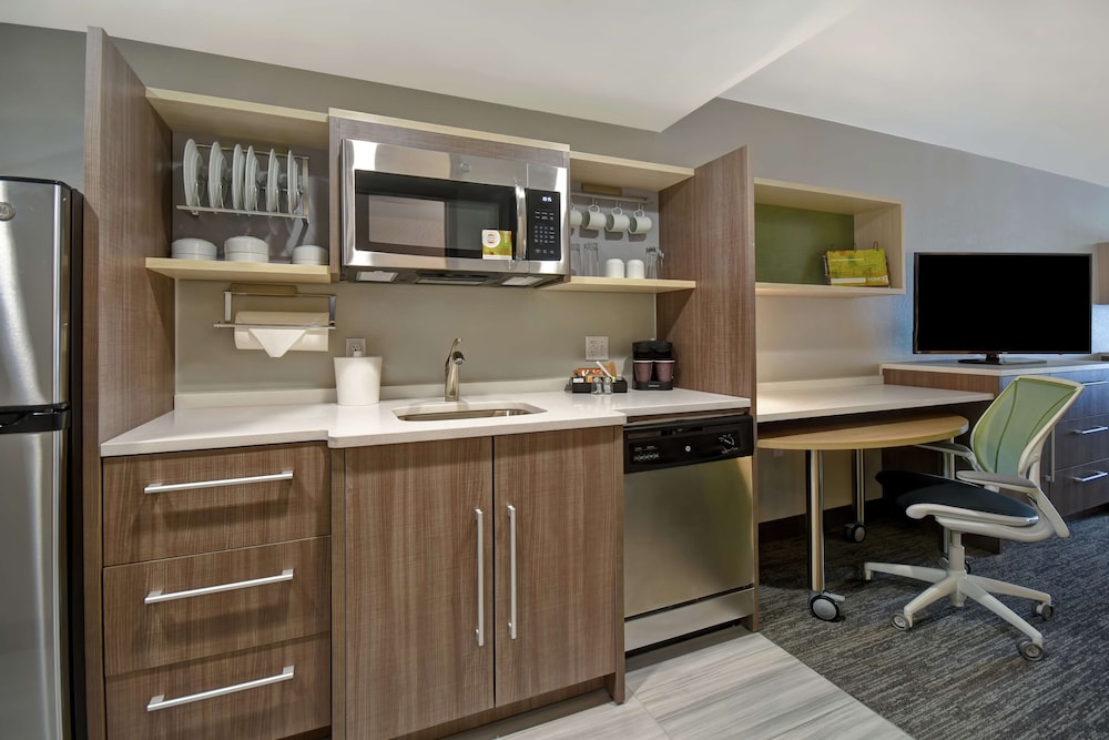 Home2 Suites by Hilton Taylor Detroit - photo 9