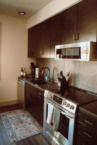 State Street Downtown Condo — 4-Star Luxury Hotel in Traverse City, United States