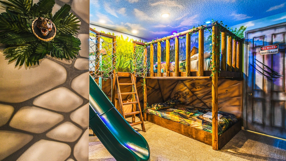 Family Oasis W pool & Spa Near Disney - photo 3