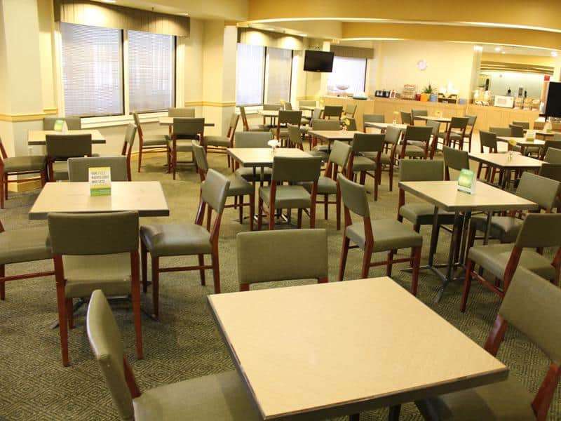 La Quinta Inn & Suites by Wyndham Coral Springs Univ Dr - photo 25