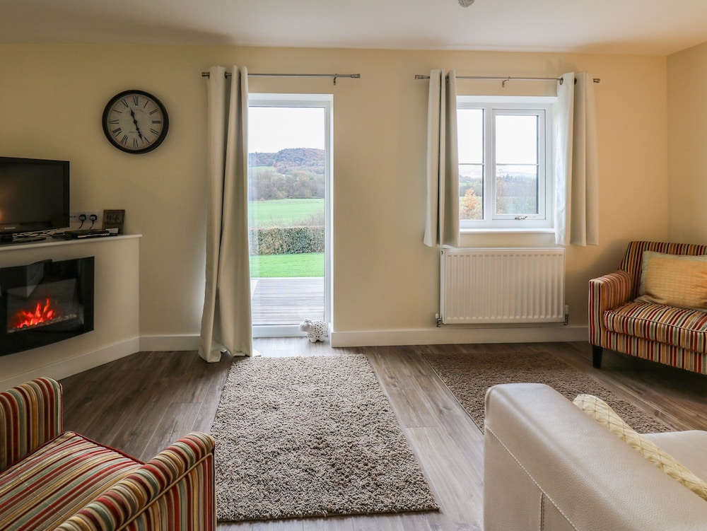 Country Cottage — 4-Star Luxury Hotel in Brecon, United Kingdom