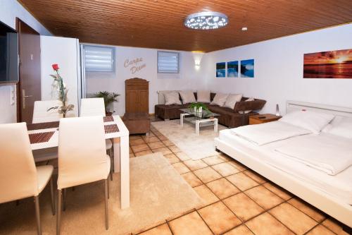 Apartment H2 Düsseldorf — 4-Star Luxury Hotel in Duesseldorf, Germany