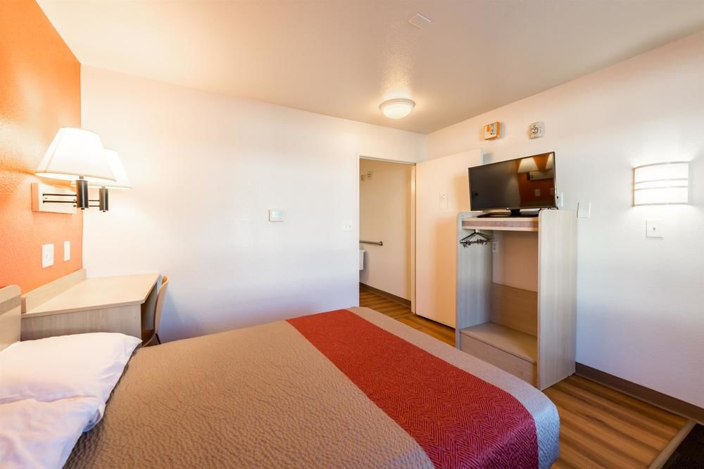 Motel 6 Reno West - photo 15