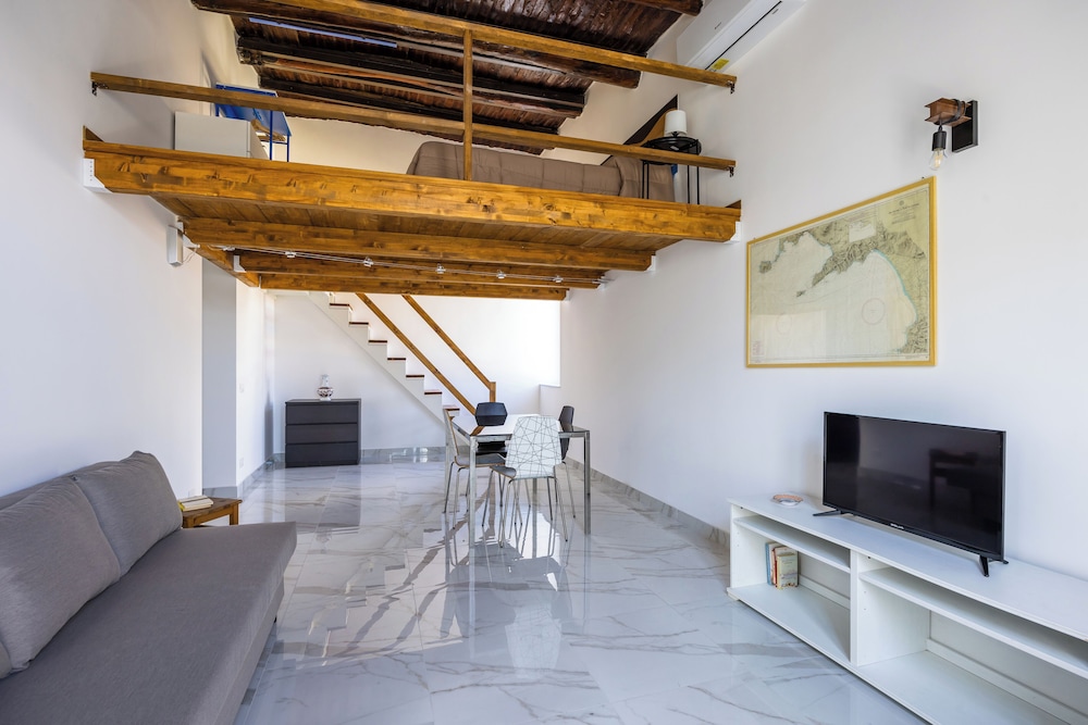 Carrozzieri Nest at Historical Center — 4-Star Luxury Hotel in Naples, Italy