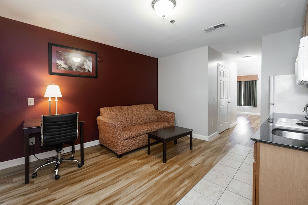 Red Roof Inn & Suites Wilson - photo 15