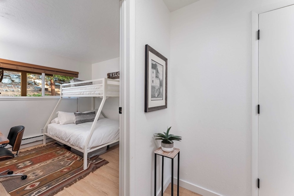 Tahoe Dreamin by Avantstay Central Location - photo 5