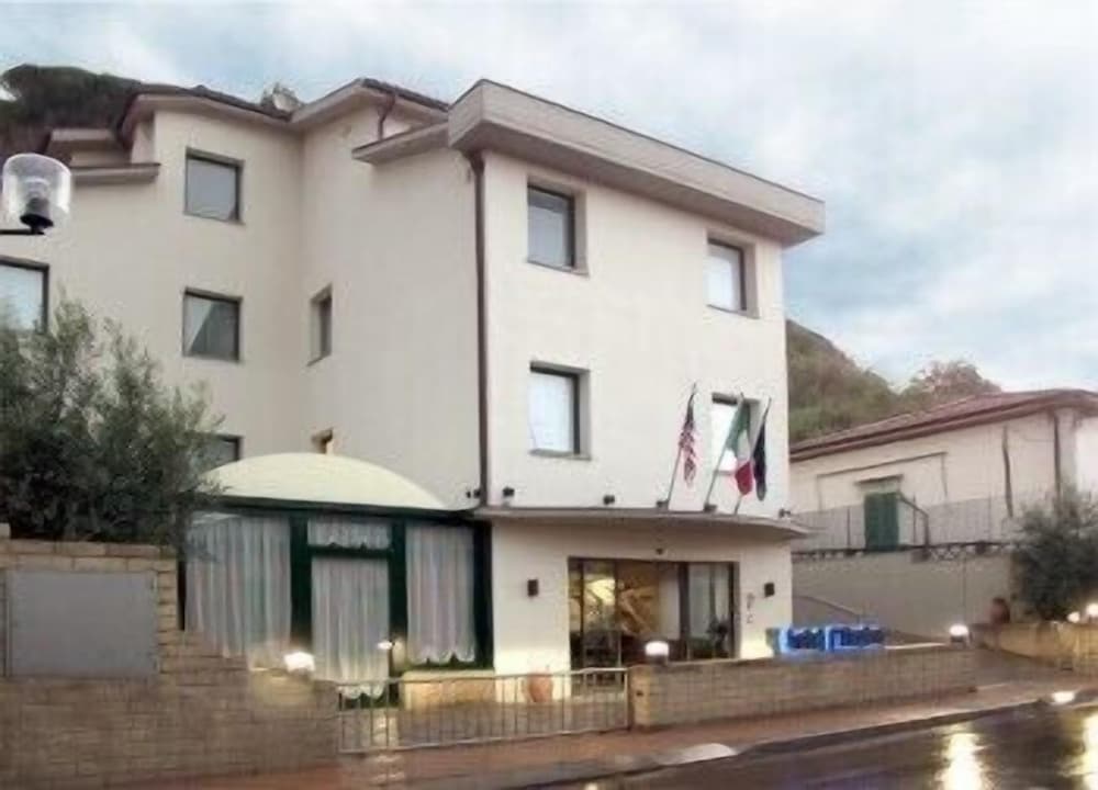 Hotel I’Fiorino pet-friendly hotel Capraia E Limite