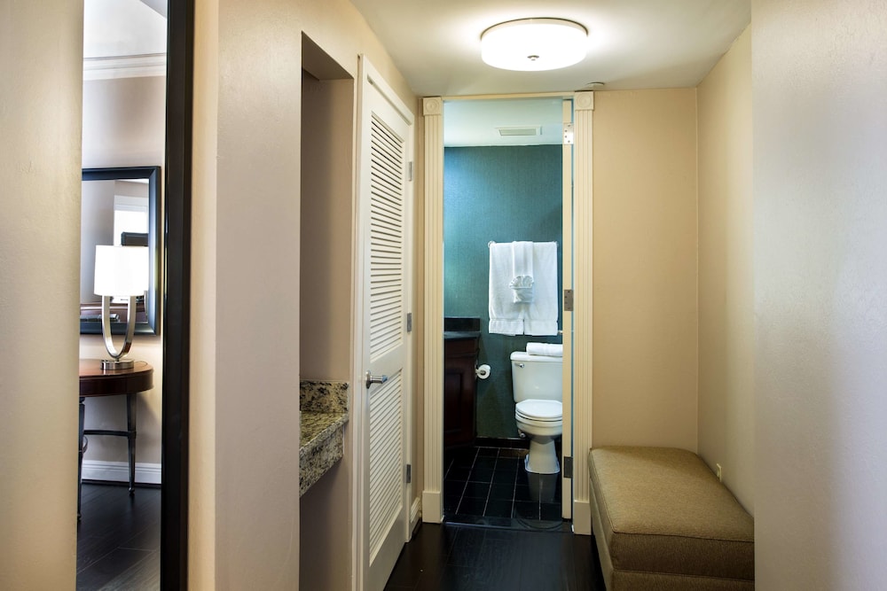 The Whitehall Houston - photo 24