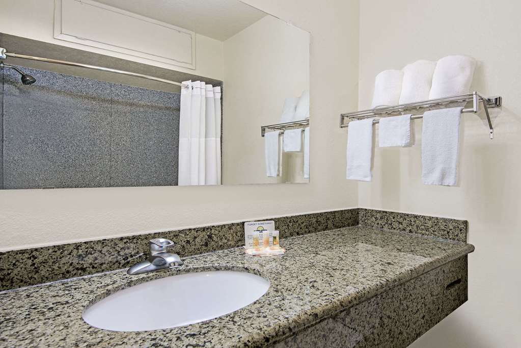 Days Inn by Wyndham Van Horn TX - photo 10