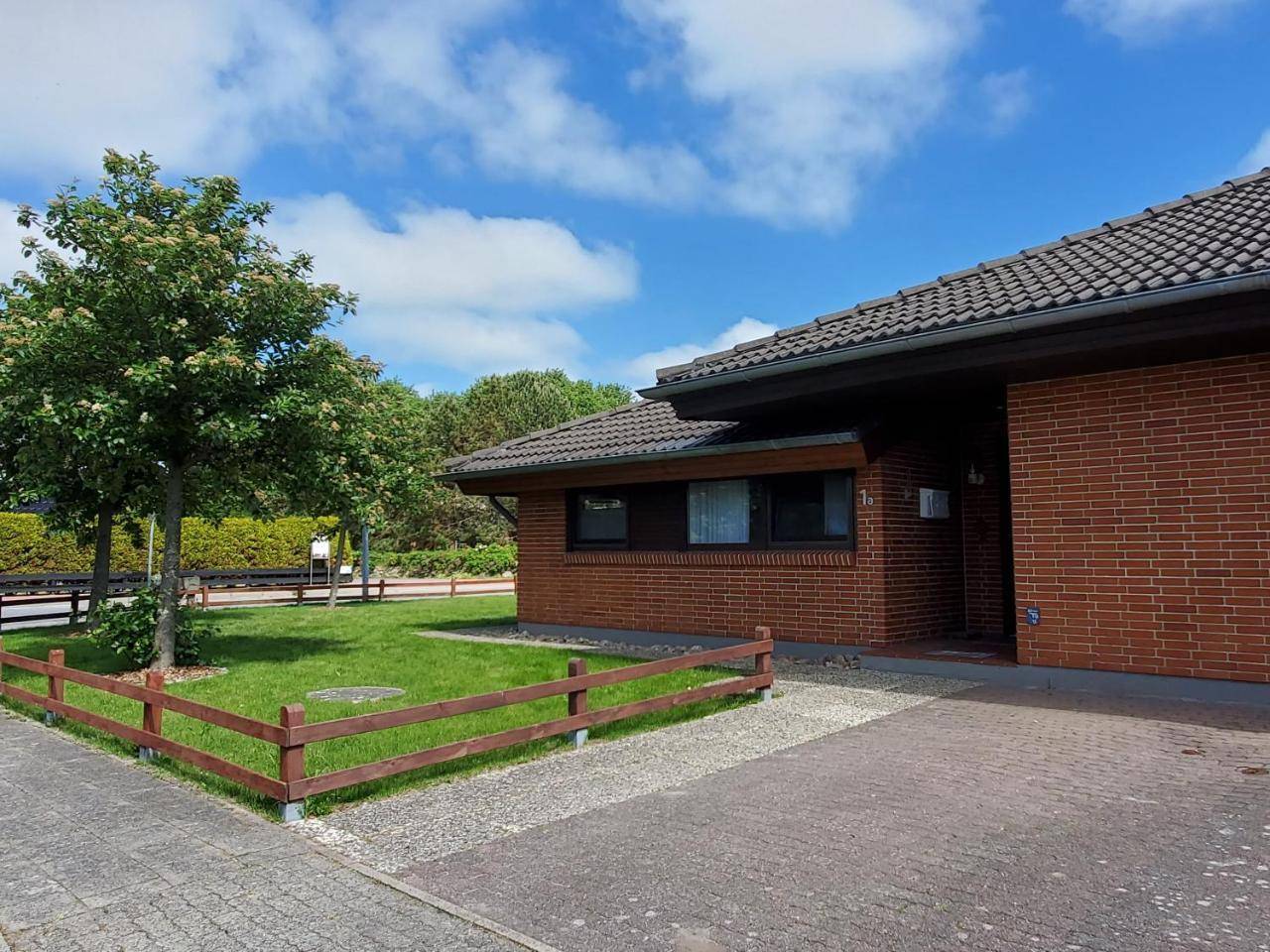 Ferienhaus Hermann mit Garten Terrasse Kamin und 300m zum Deich Salzwiesen in Sankt Peter-Ording, Germany