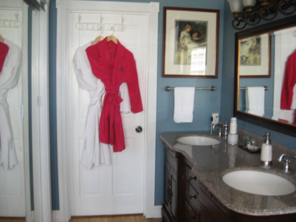 The Collins Inn and Seaside Cottages - photo 64