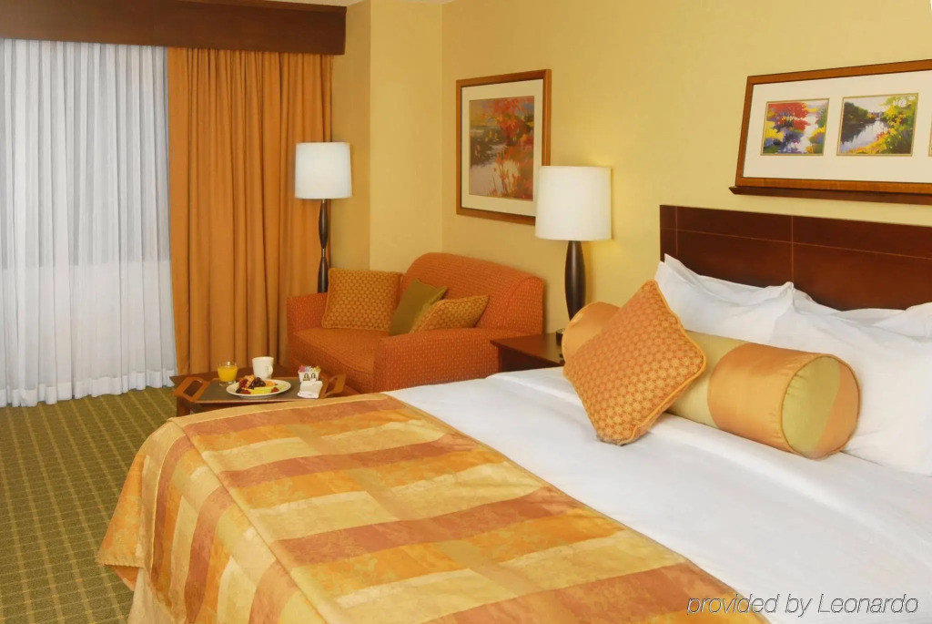 Hilton Indianapolis North - photo 14