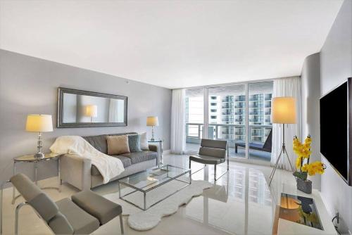 SeaDuced By Miami Skyline And Bay Views — 4-Star Luxury Hotel in Miami, United States