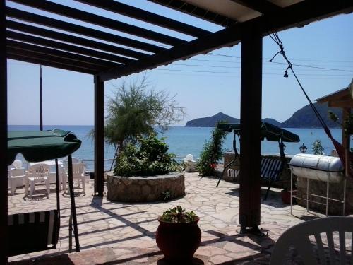 Evgenios Studios — 4-Star Luxury Hotel in Agios Georgios, Greece