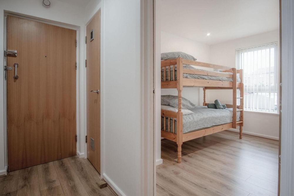 Beach View 2 Bedroom Apartment Llanelli — 4-Star Luxury Hotel in Llanelli, United Kingdom