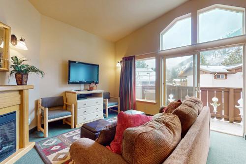 Icicle Village Resort Condo 407 — Leavenworth