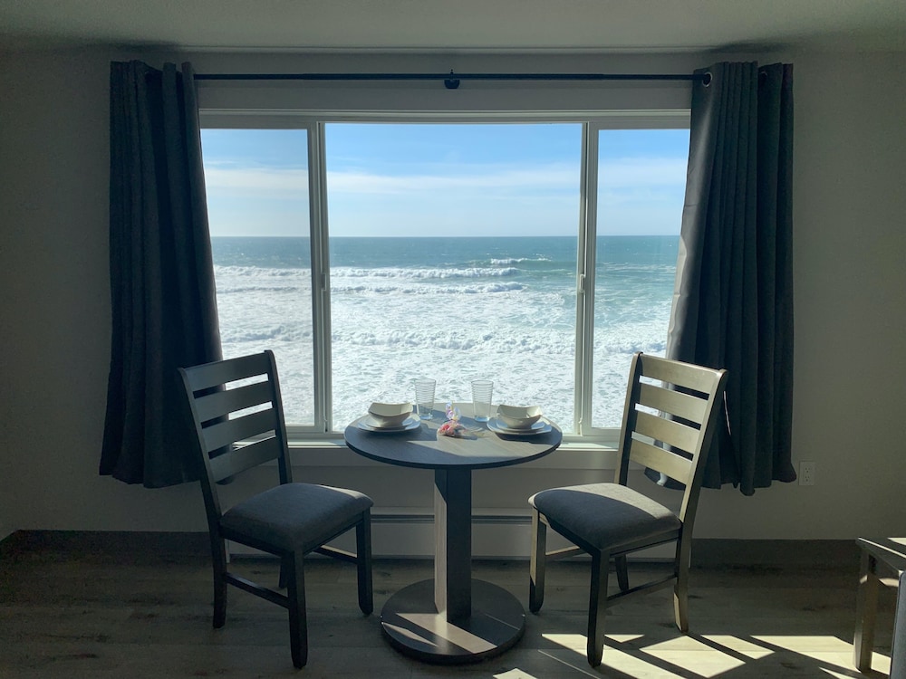 West Beach Suites - photo 28