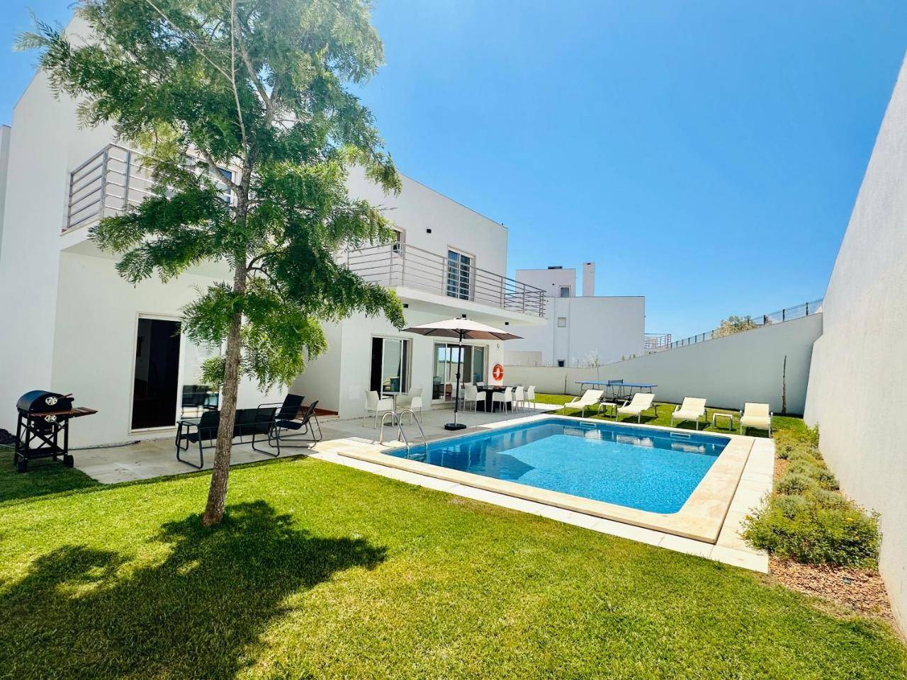 Vila Elvia — 4-Star Luxury Hotel in Albufeira, Portugal