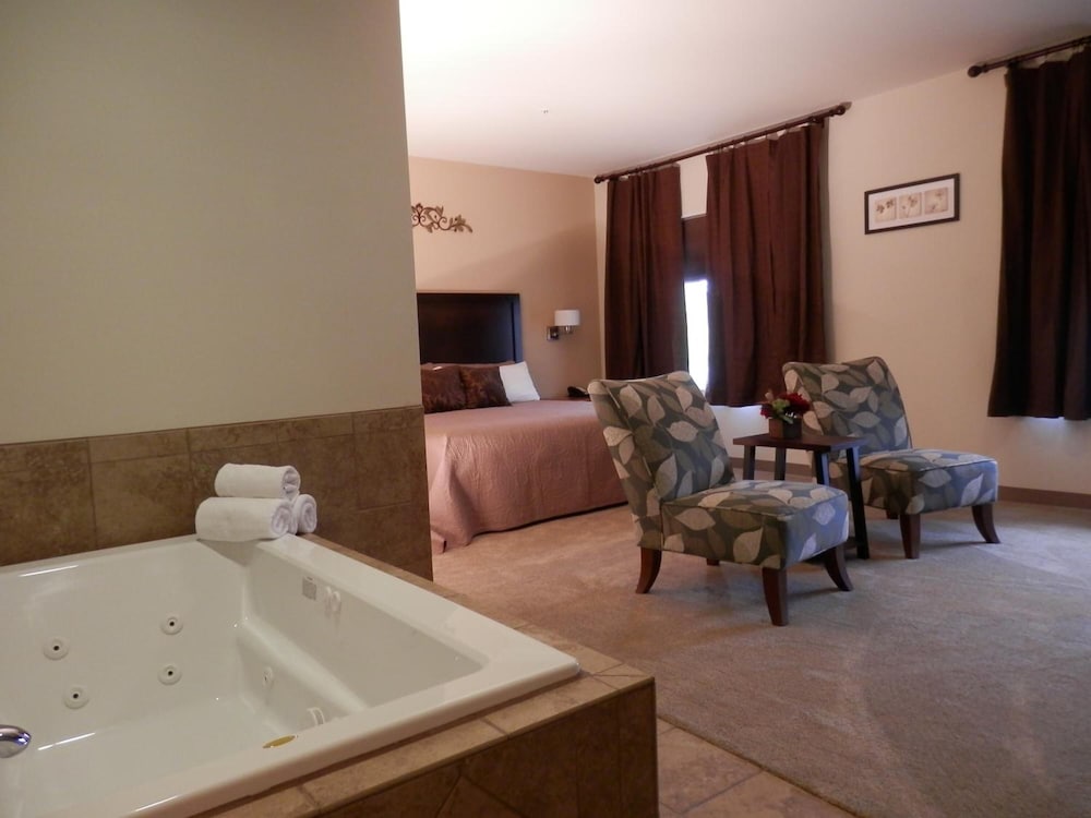 Grand View Inn & Suites - photo 22