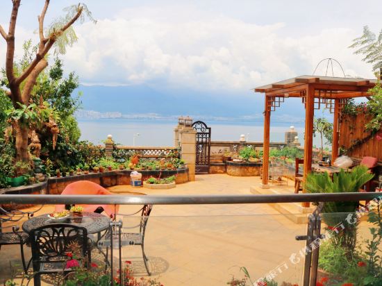 YingRongHotel - carbon neutral hotel in Dali