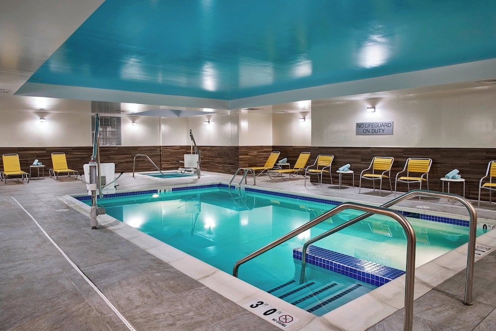 Fairfield Inn & Suites by Marriott Alexandria - photo 9
