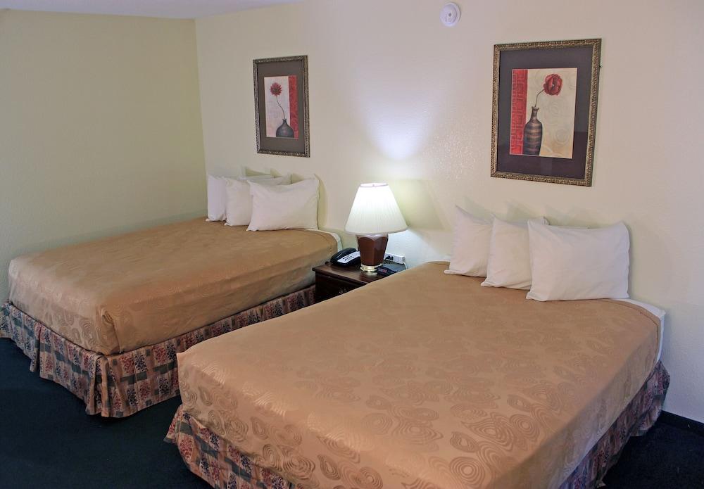 Angel Inn By The Strip - photo 11
