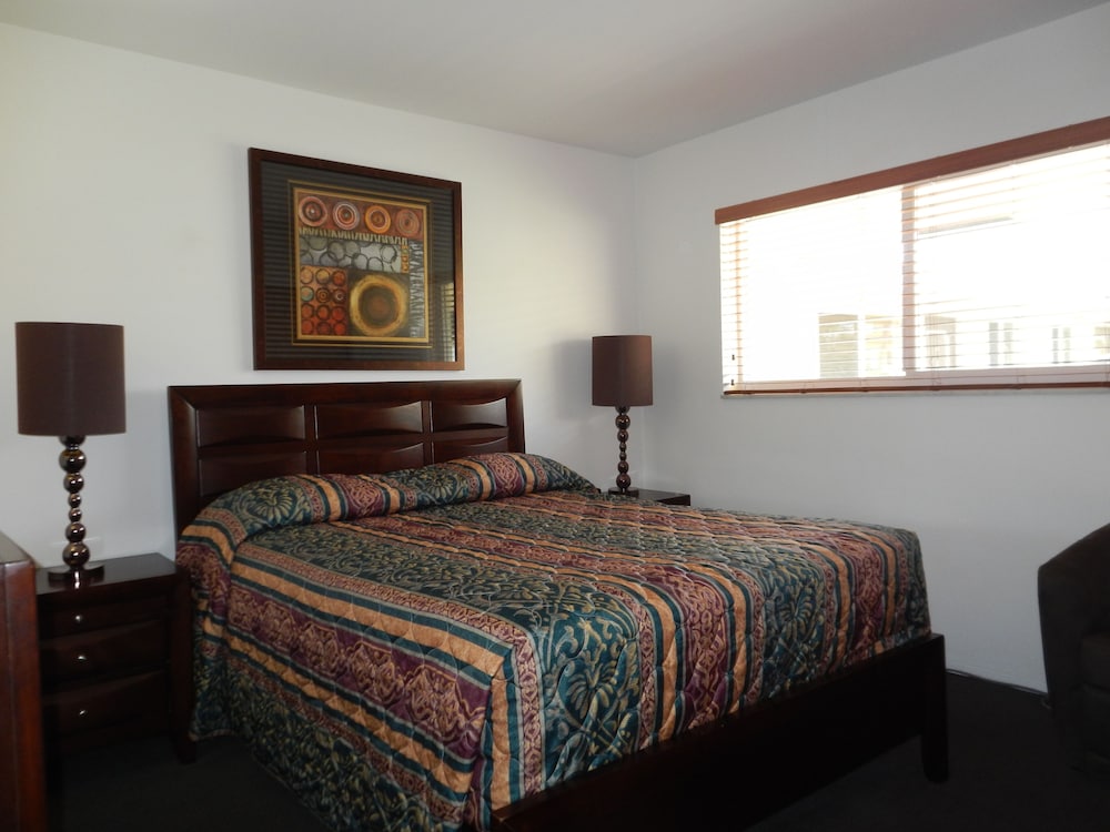 Shell Motel - photo 17