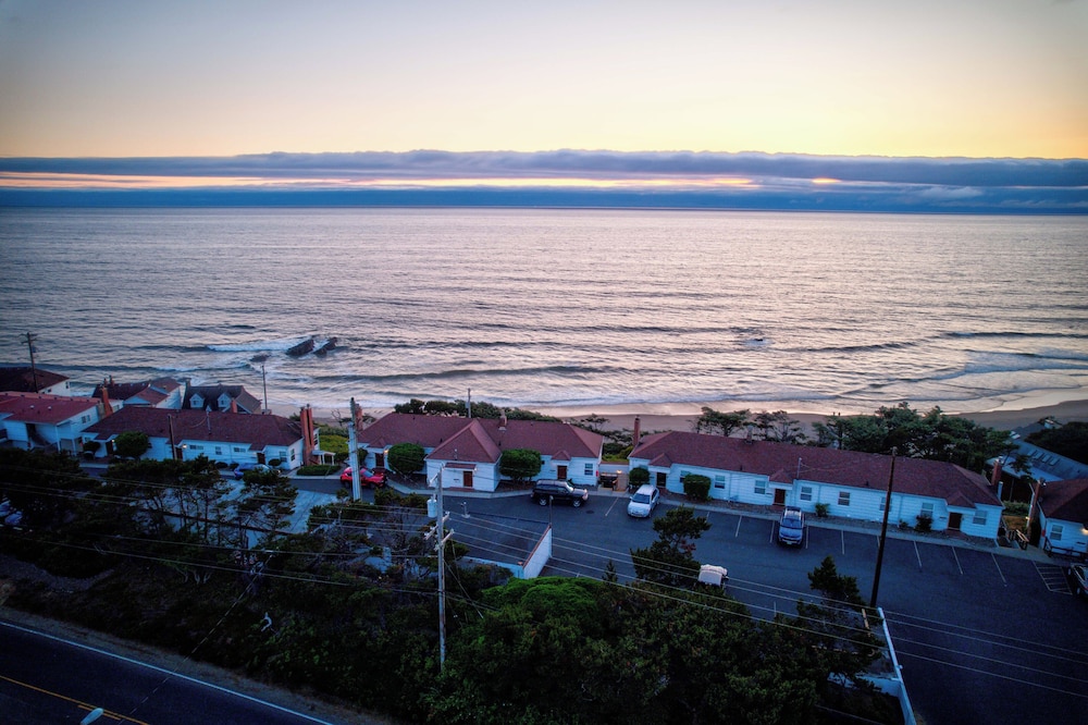 Ester Lee Oceanview Inn - photo 99