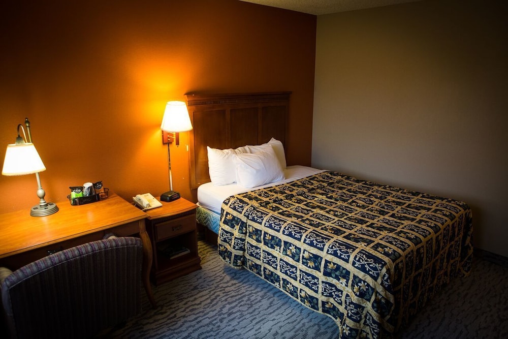 Regency Inn and Suites Anoka - photo 5