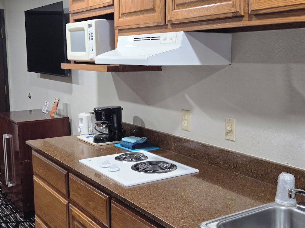 Town House Extended Stay Hotel Downtown - photo 21