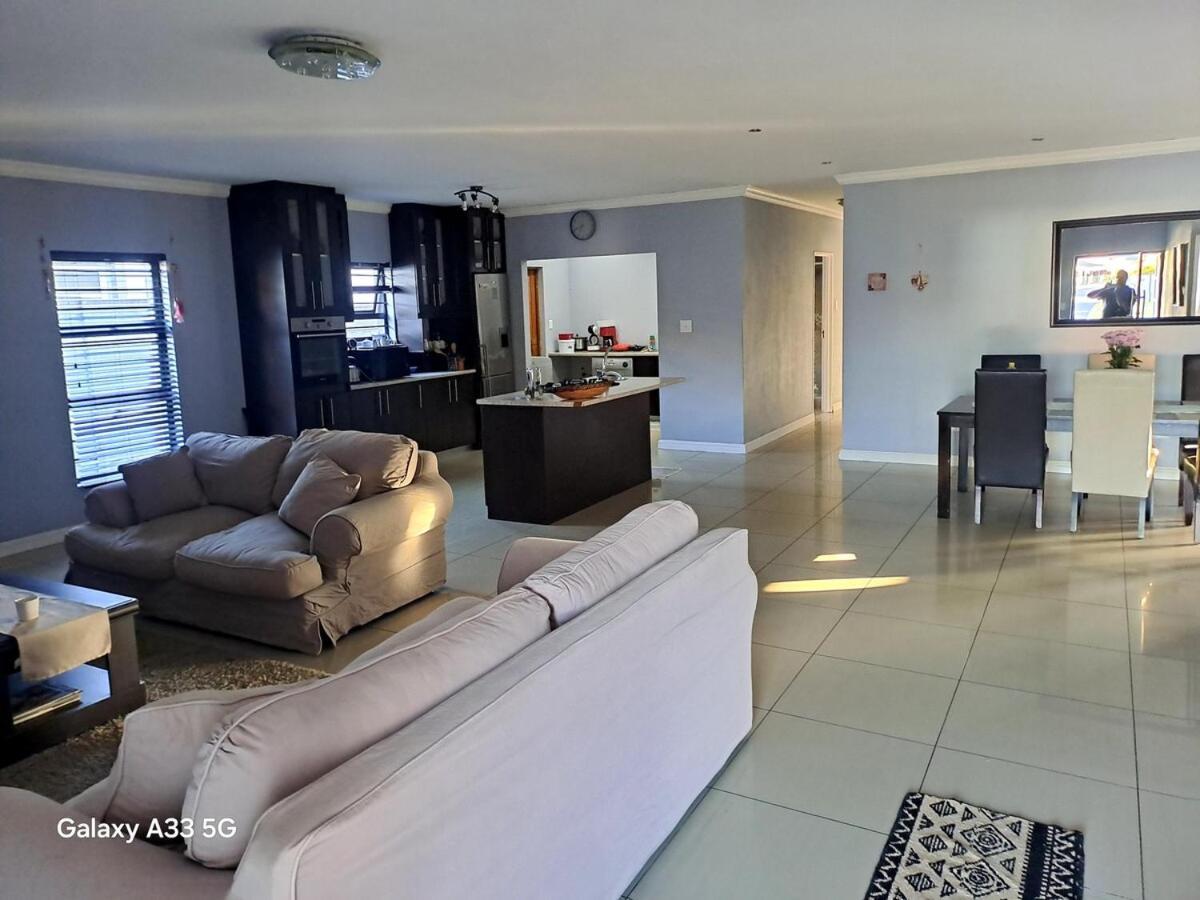 Spacious Home Quiet Area Kuils River Cape Town