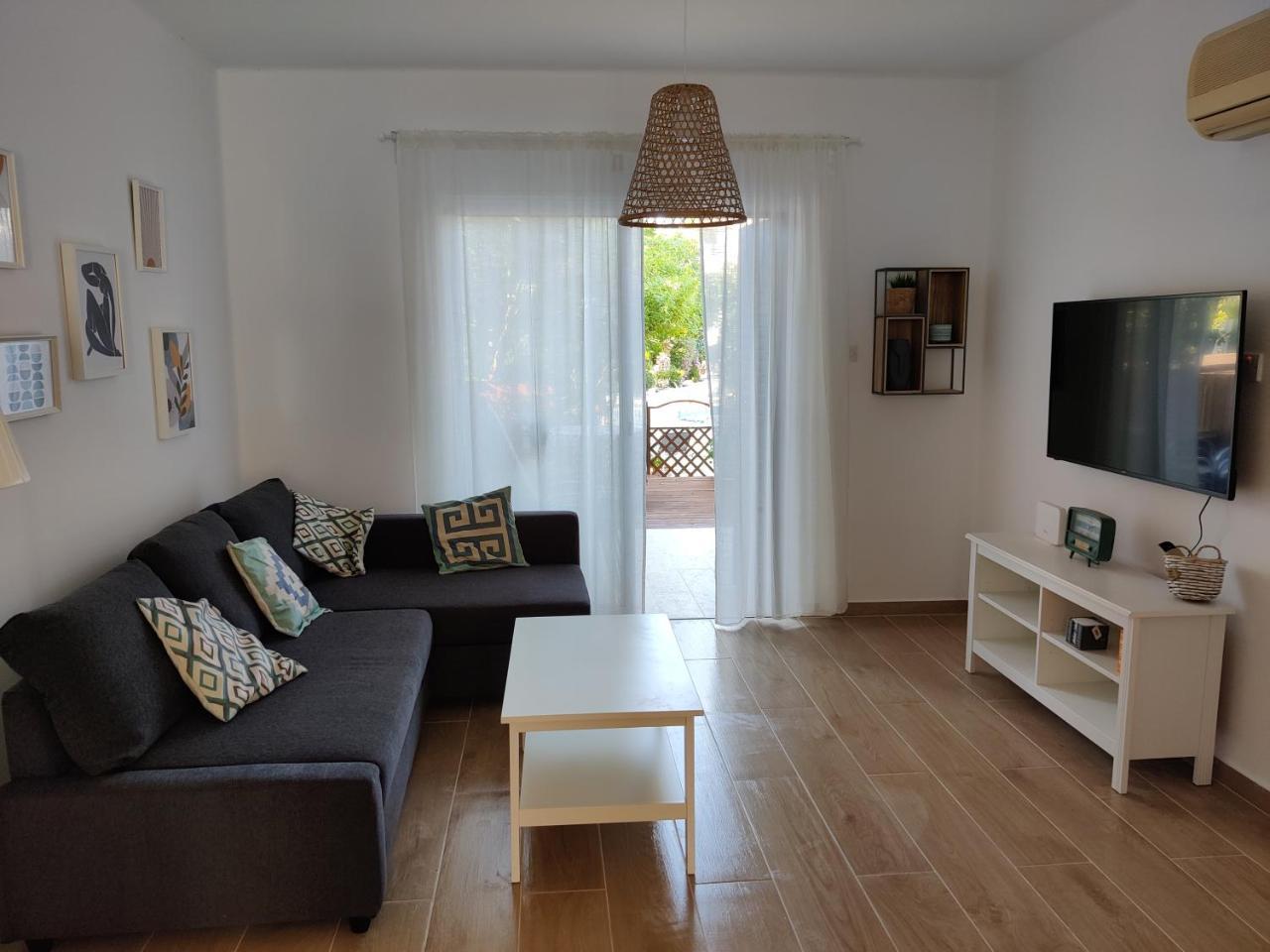 Rachel suite by the pool Paphos