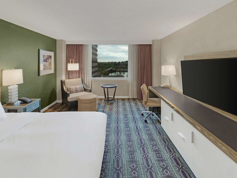 Hilton Harrisburg - photo 9