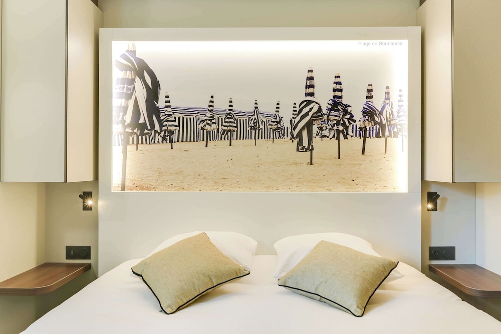 Brit Hotel Caen Nord Mémorial in Caen, France