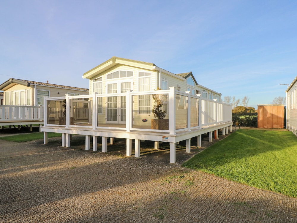 Beach Bliss Retreat in Chichester, United Kingdom