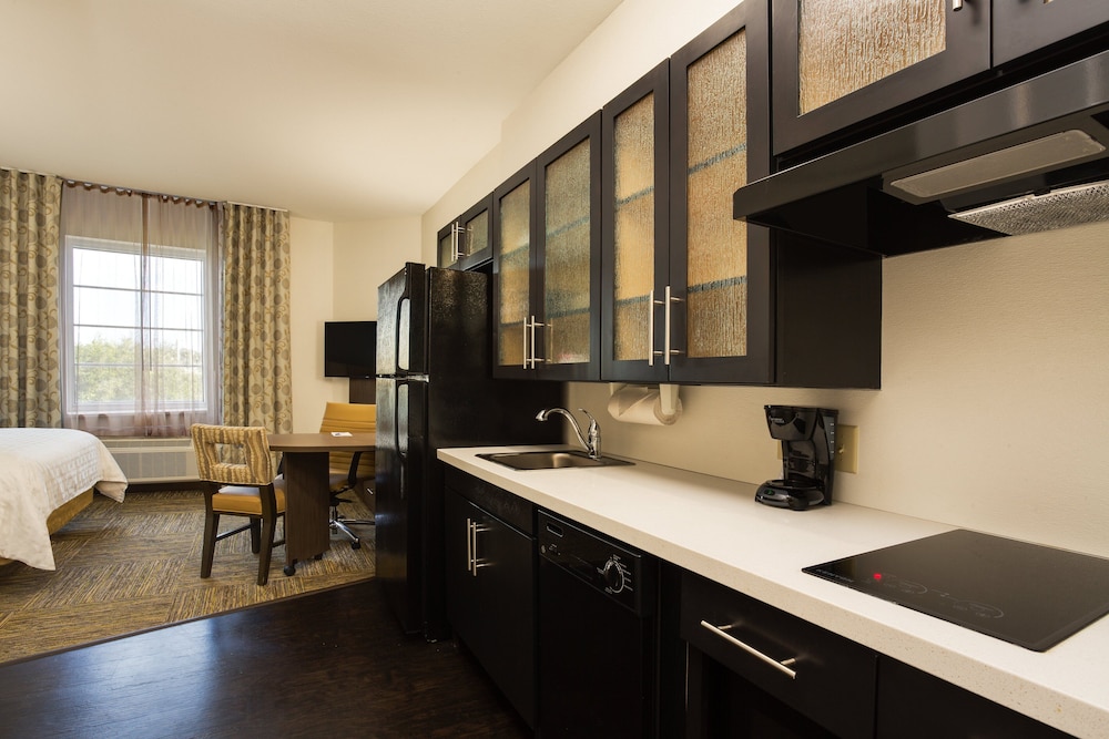 Candlewood Suites Ft. Lauderdale Airport Cruise an IHG Hotel - photo 15