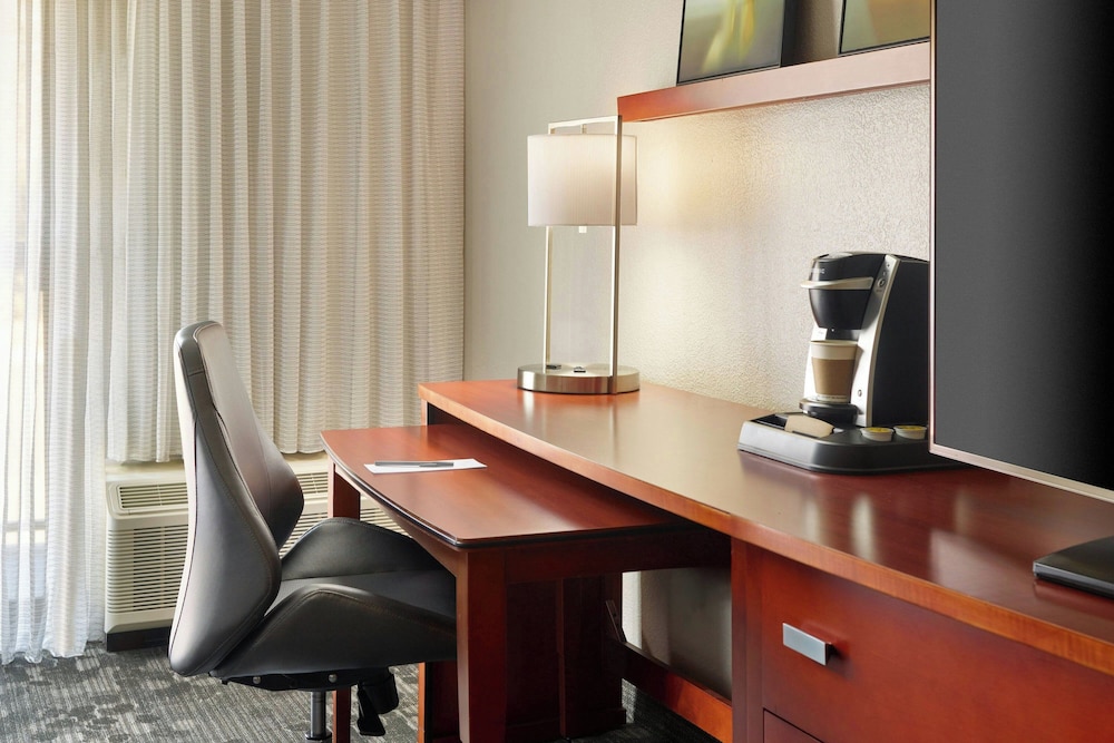 Courtyard by Marriott Atlanta Airport South Sullivan Road - photo 13