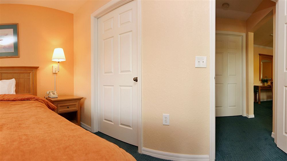 Mainsail Suites Hotel & Conference Center Tampa - photo 9