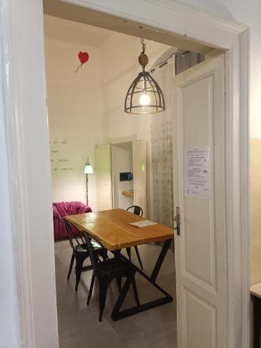 Dimora Ateneo Nel Centro Della Citta — 4-Star Luxury Hotel in Bari, Italy