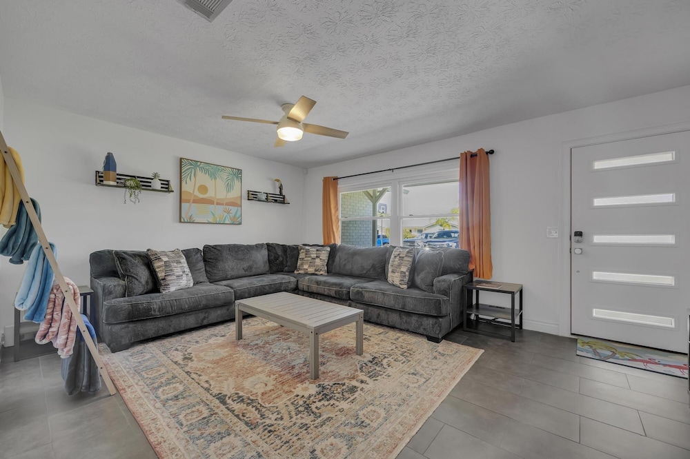 Seaside Paradise Pool Hottub Game Room in Ponte Vedra Beach, United States