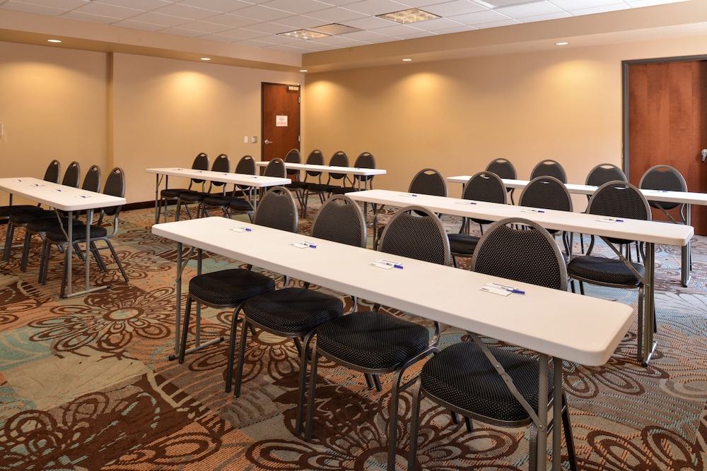 Holiday Inn Express & Suites Globe by IHG - photo 51