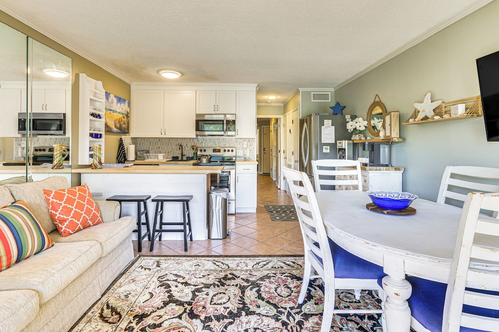 Walk to Beach: Resort Perks at Hilton Head Condo - photo 5
