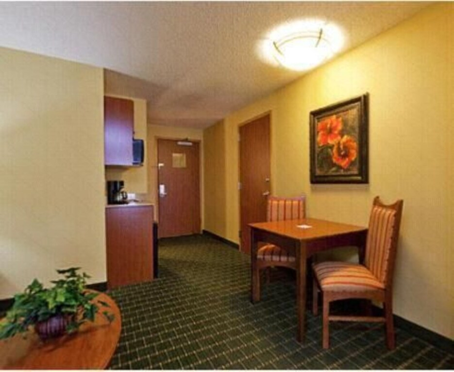 The Q Hotel & Suites - photo 10