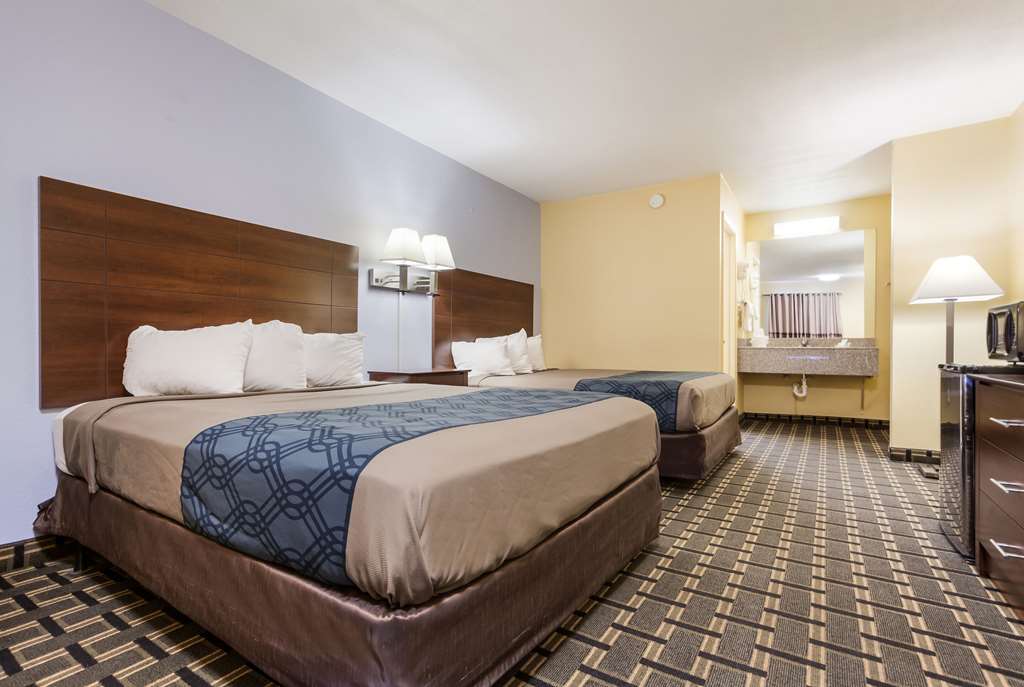 Rodeway Inn Lincoln West University Area - photo 25