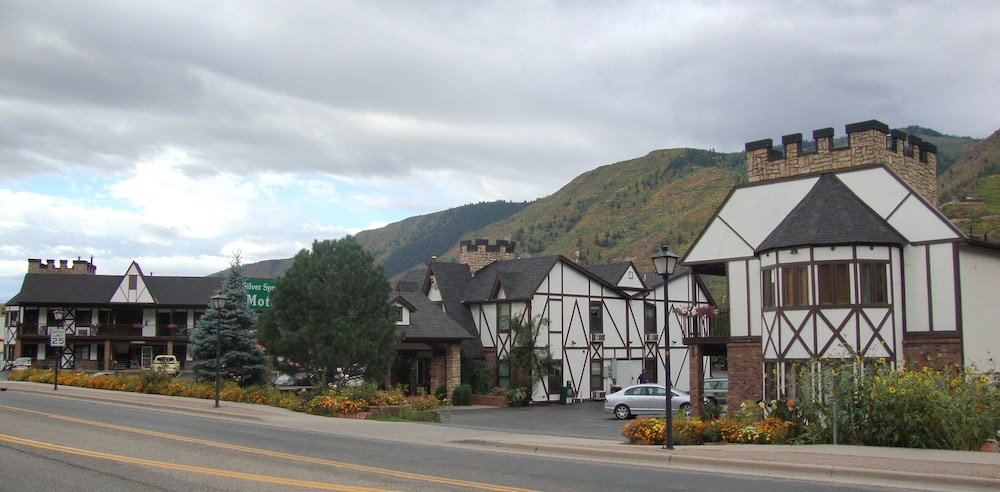 Silver Spruce Inn - photo 43